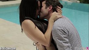 James Deen e Natalie Heart scopano insieme proprio a bordo piscina