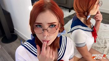 La scolaretta rossa Sweetiefox ingoia tutto il tuo sperma